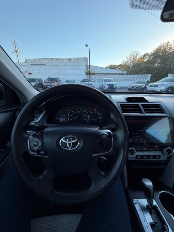 2013 Toyota Camry Image 21