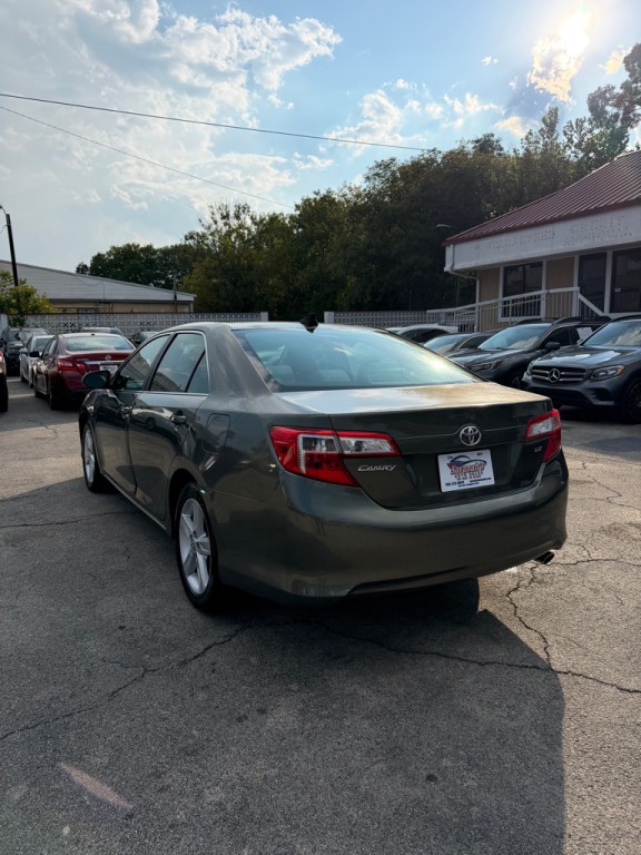 2013 Toyota Camry Image 3