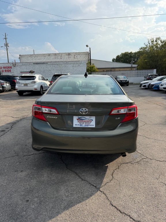 2013 Toyota Camry Image 4