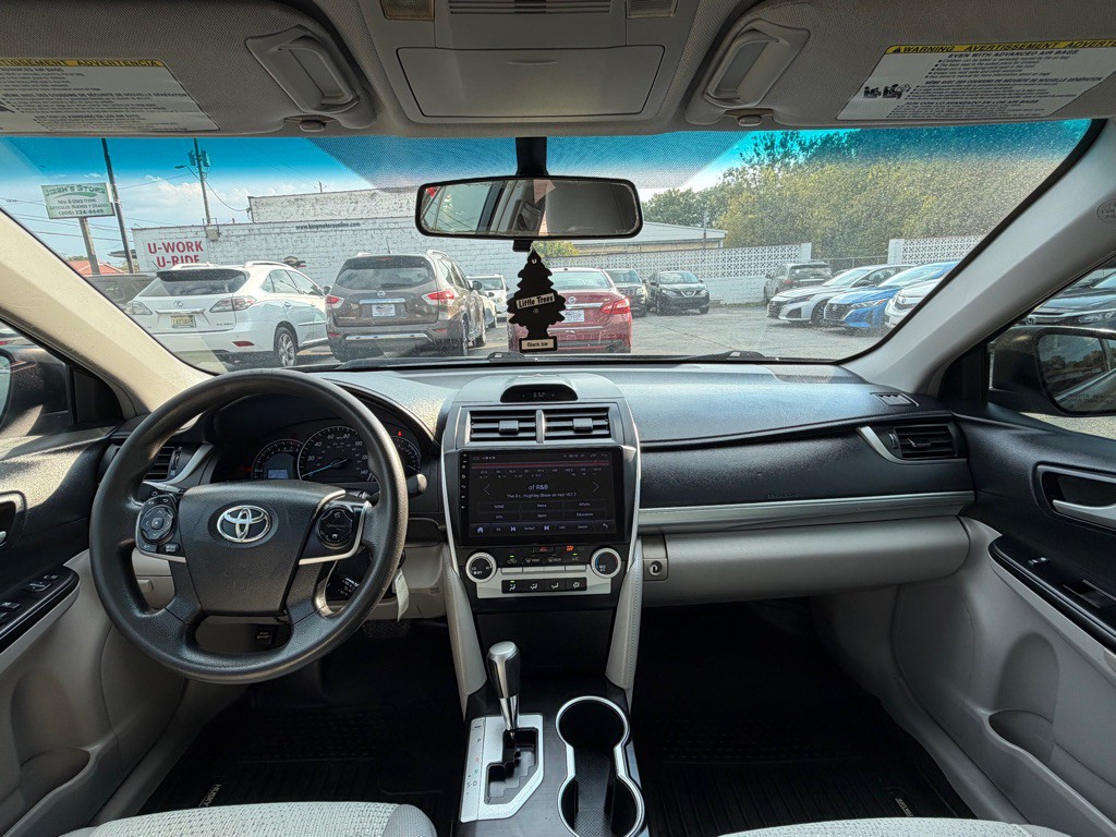 2013 Toyota Camry Image 12