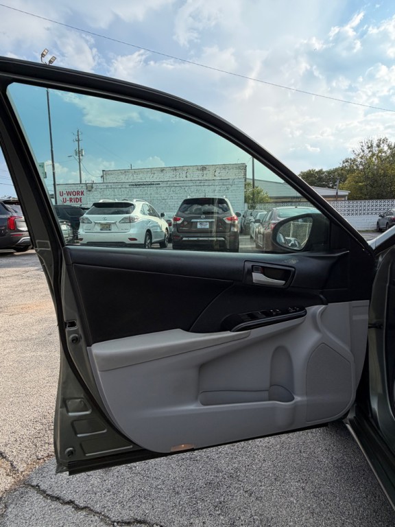 2013 Toyota Camry Image 13