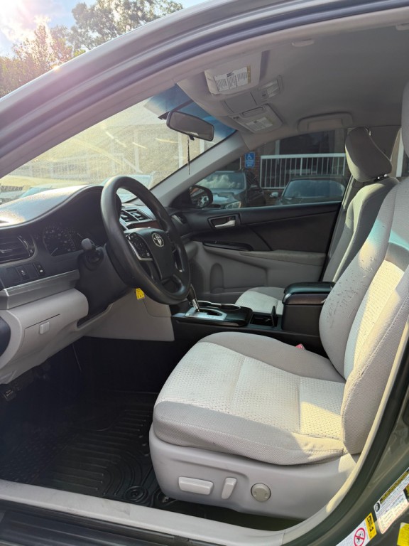 2013 Toyota Camry Image 14