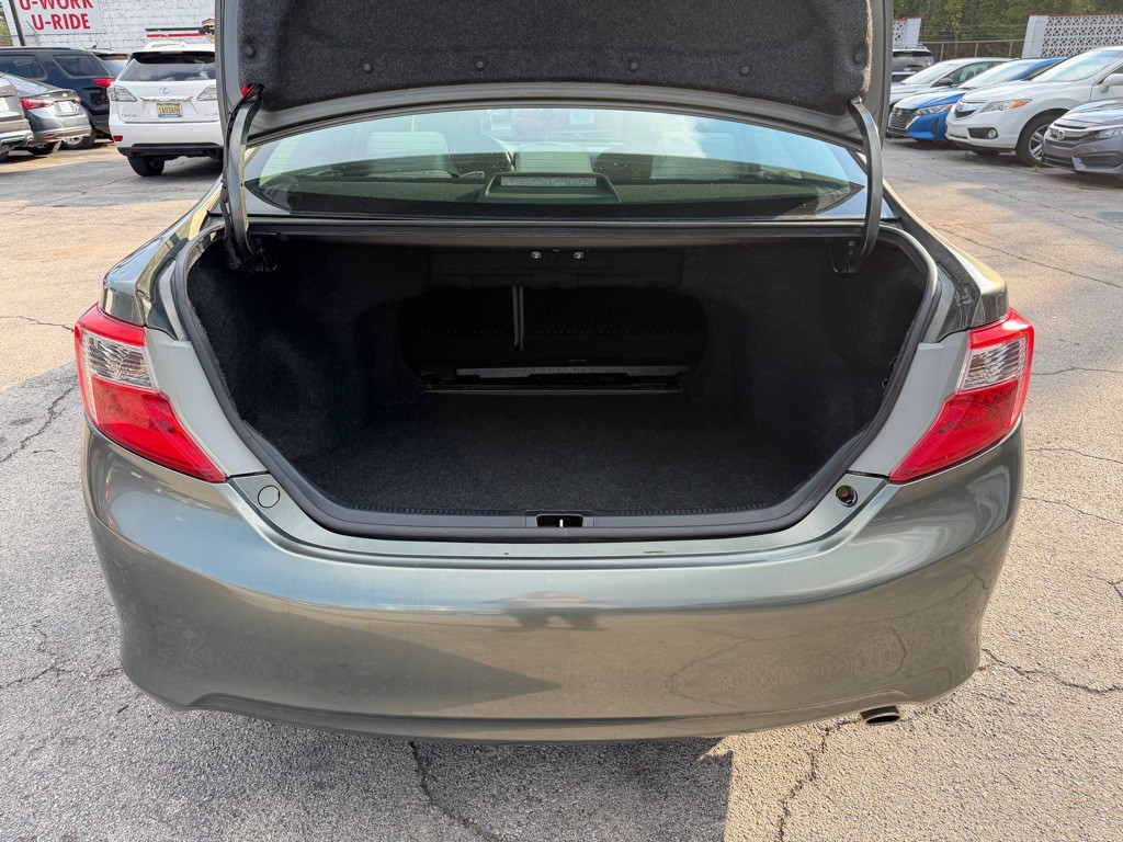 2013 Toyota Camry Image 19
