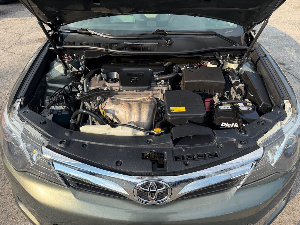 2013 Toyota Camry Image 20