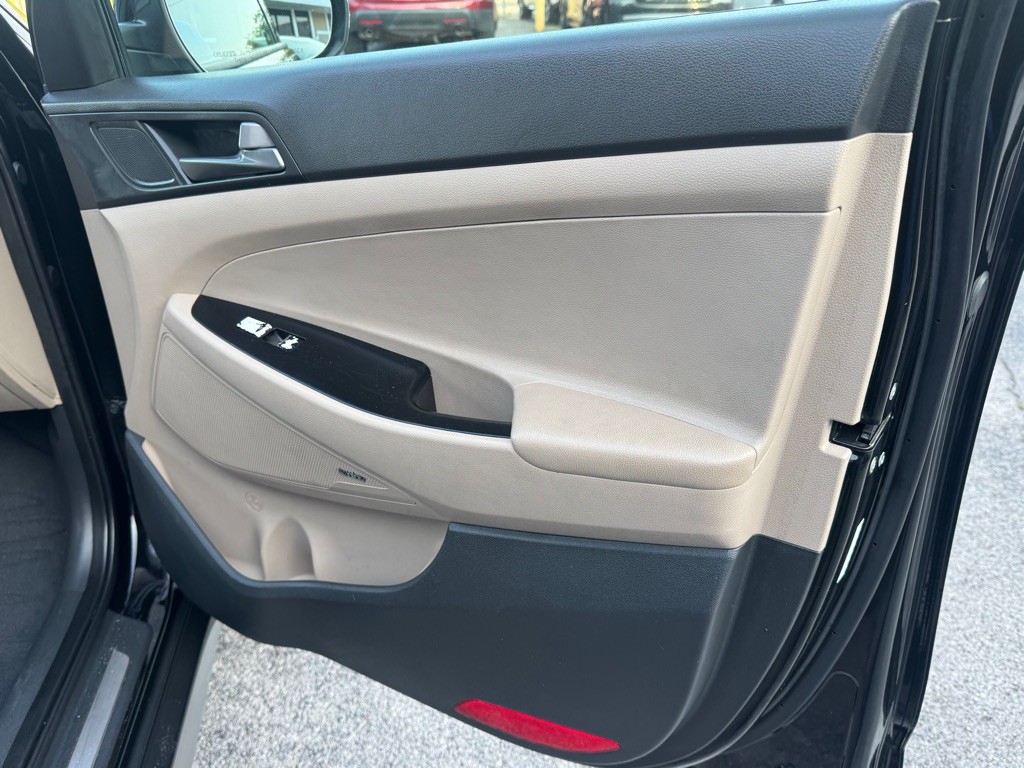 2017 Hyundai Tucson Image 17
