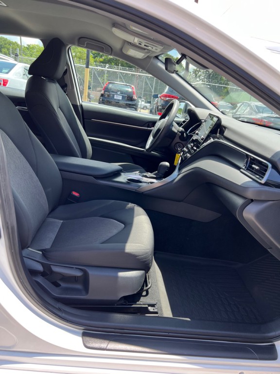 2023 Toyota Camry Image 16
