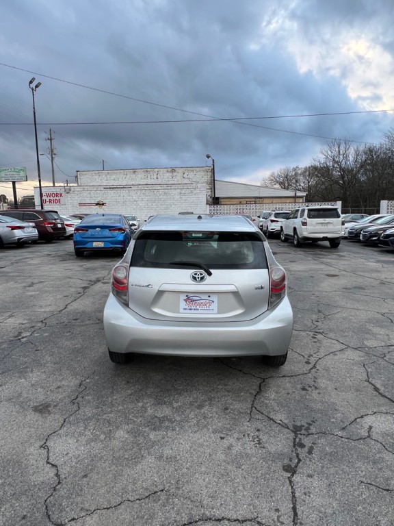 2012 Toyota Prius Image 4