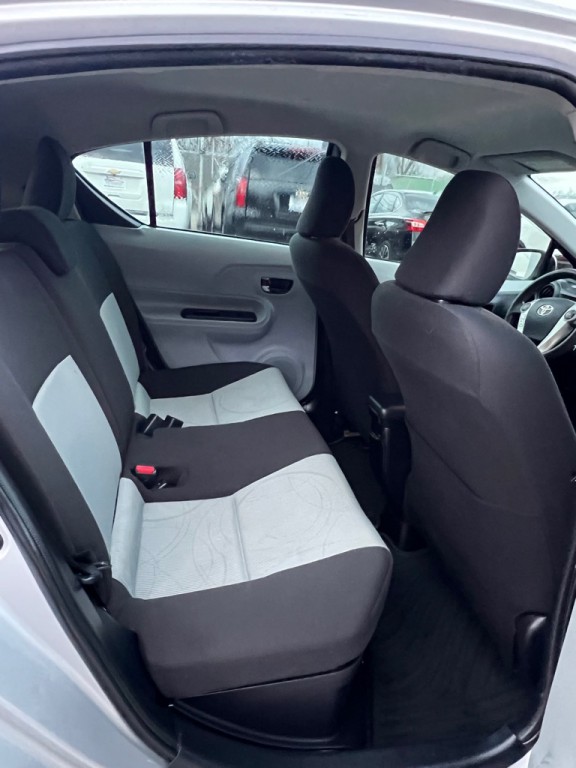 2012 Toyota Prius Image 14