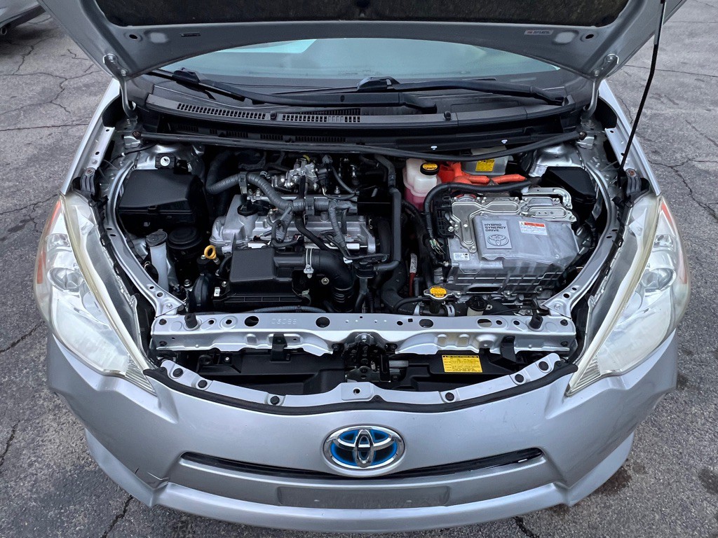 2012 Toyota Prius Image 21