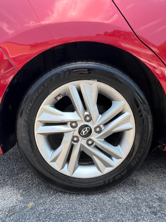 2017 Hyundai Elantra Image 9