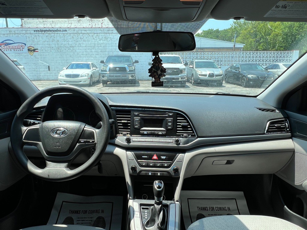 2017 Hyundai Elantra Image 18
