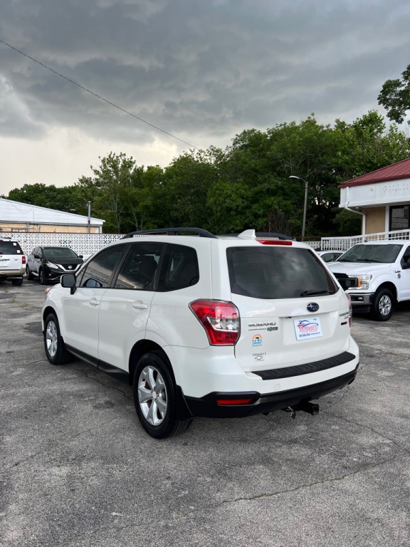 2016 Subaru Forester Image 4