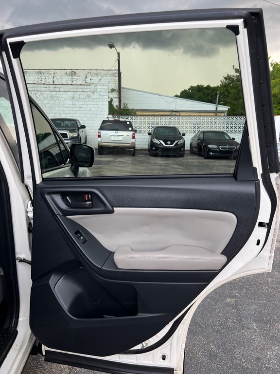 2016 Subaru Forester Image 15
