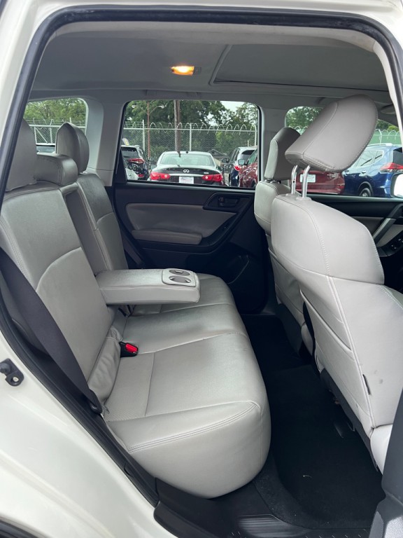 2016 Subaru Forester Image 16