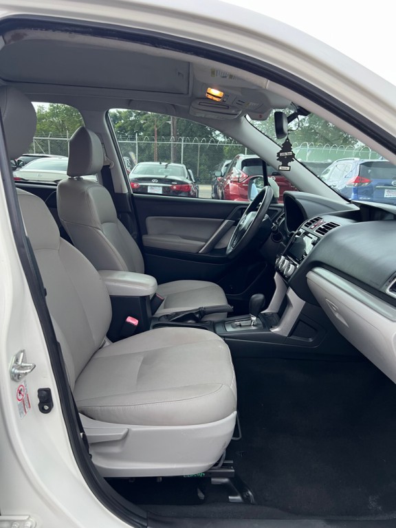 2016 Subaru Forester Image 18