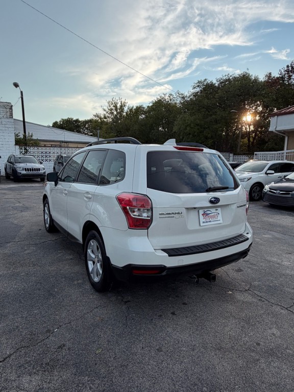 2016 Subaru Forester Image 4