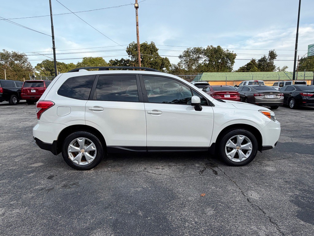2016 Subaru Forester Image 7