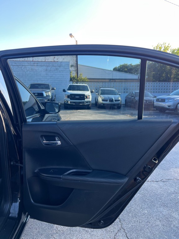 2017 Honda Accord Image 13