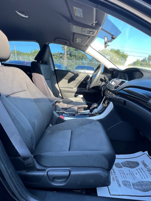 2017 Honda Accord Image 16