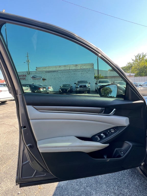 2019 Honda Accord Image 9