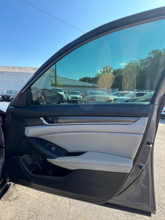 2019 Honda Accord Image 13