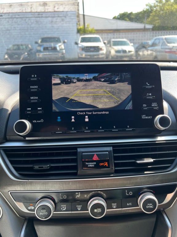 2019 Honda Accord Image 16