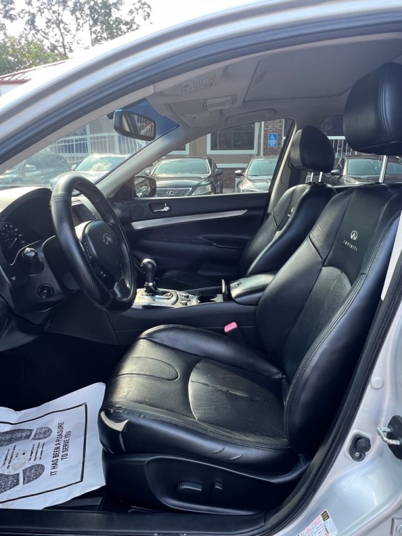 2012 INFINITI G37 Image 10