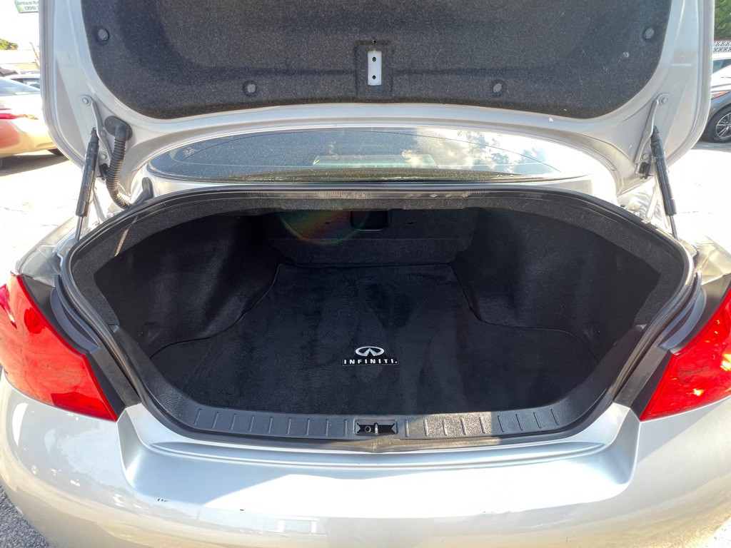 2012 INFINITI G37 Image 18