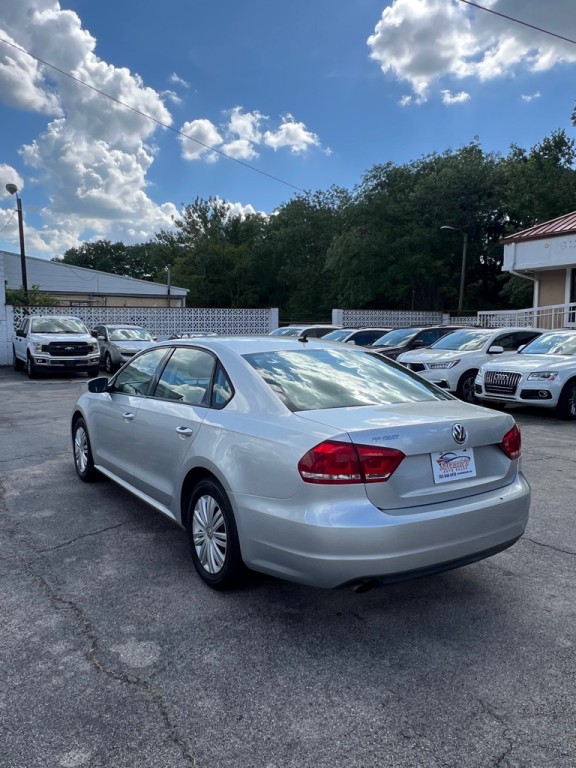 2014 Volkswagen Passat Image 4