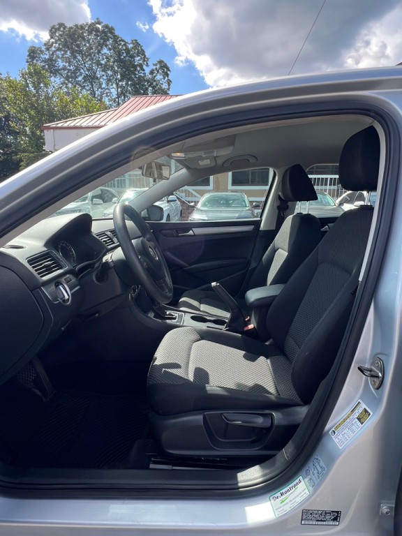 2014 Volkswagen Passat Image 10