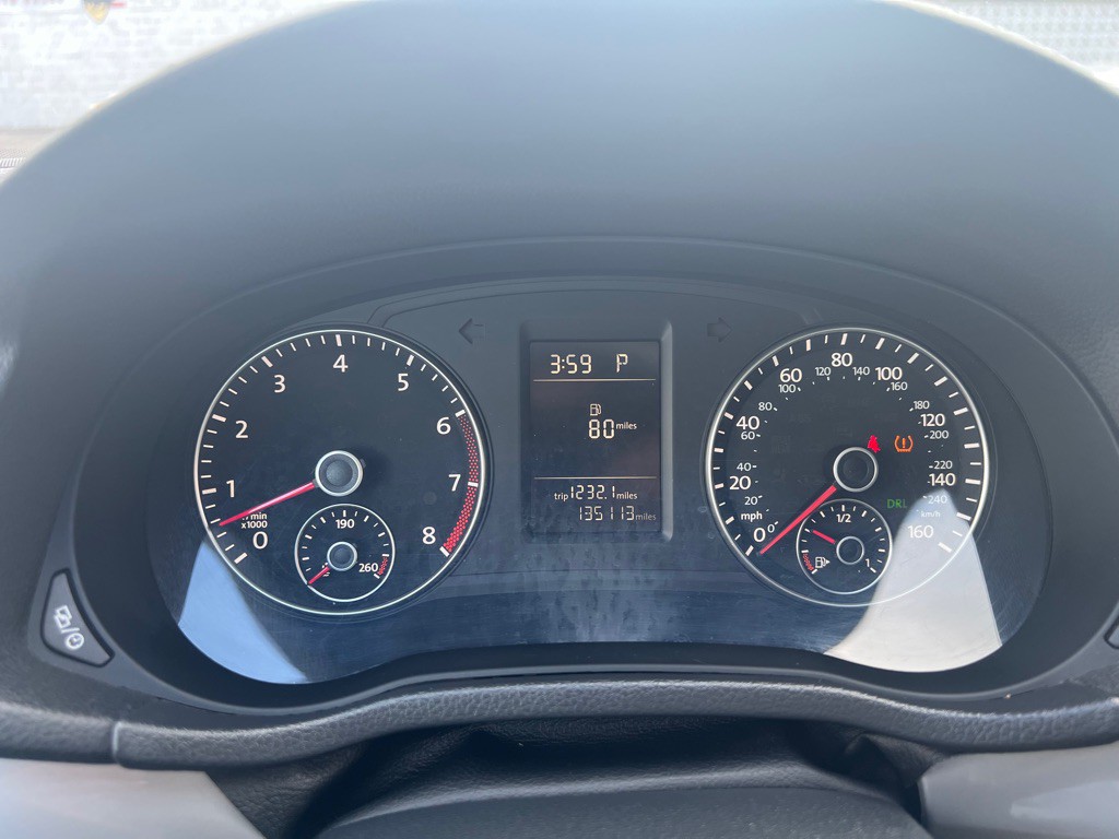 2014 Volkswagen Passat Image 18