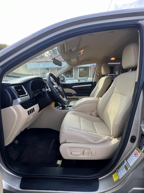 2014 Toyota Highlander Image 10