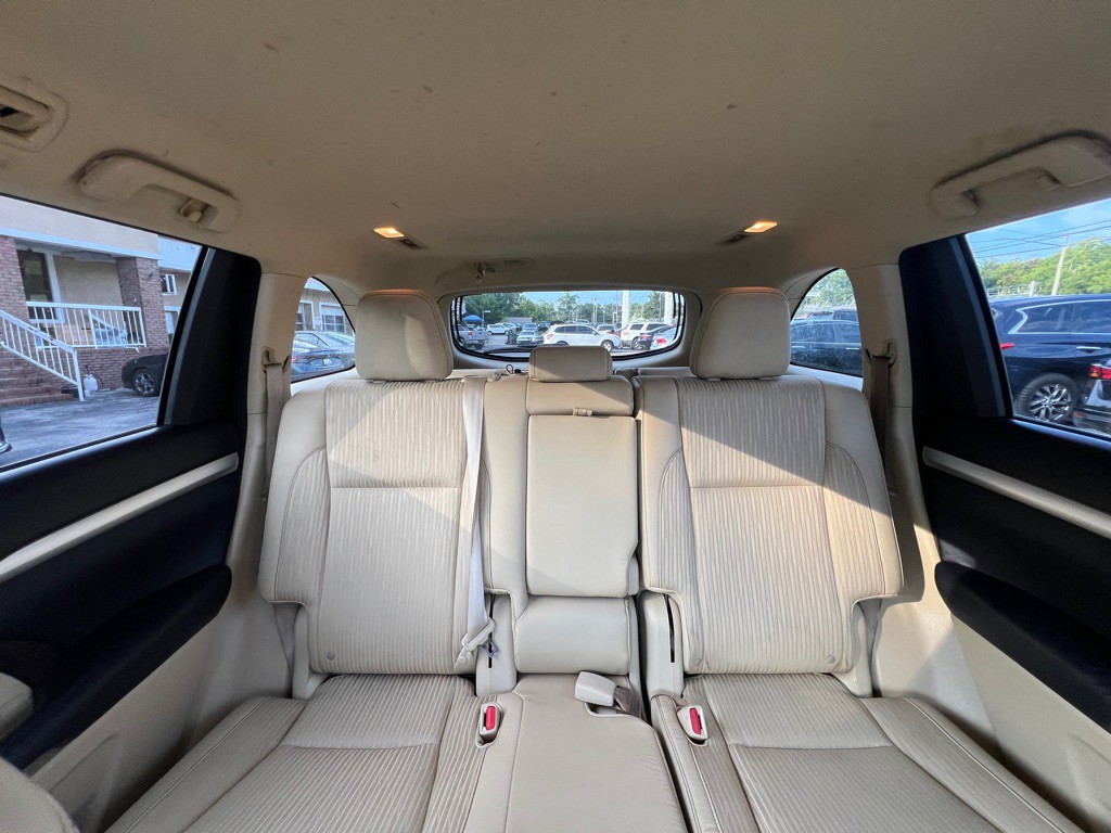 2014 Toyota Highlander Image 18