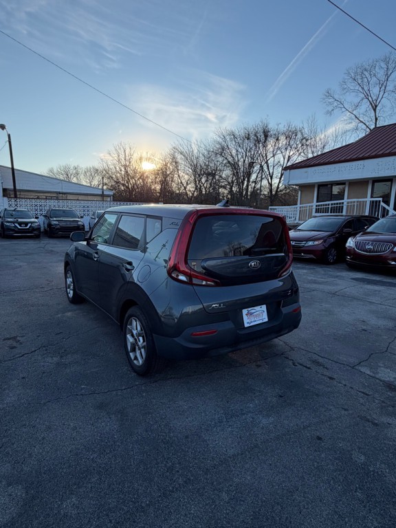 2021 Kia Soul Image 3