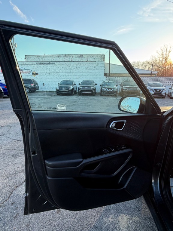 2021 Kia Soul Image 8