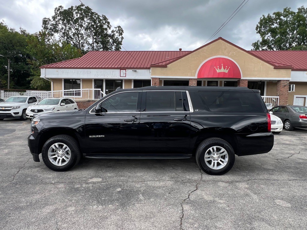 2018 Chevrolet Suburban Image 3