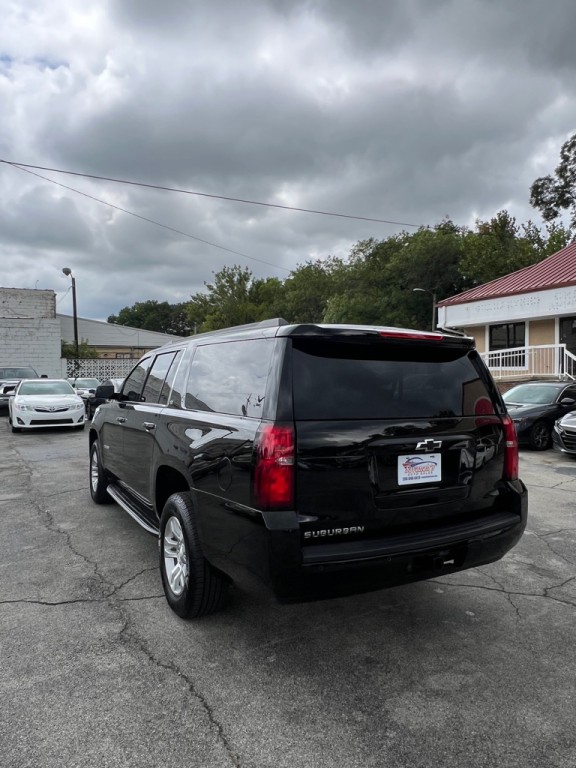 2018 Chevrolet Suburban Image 4