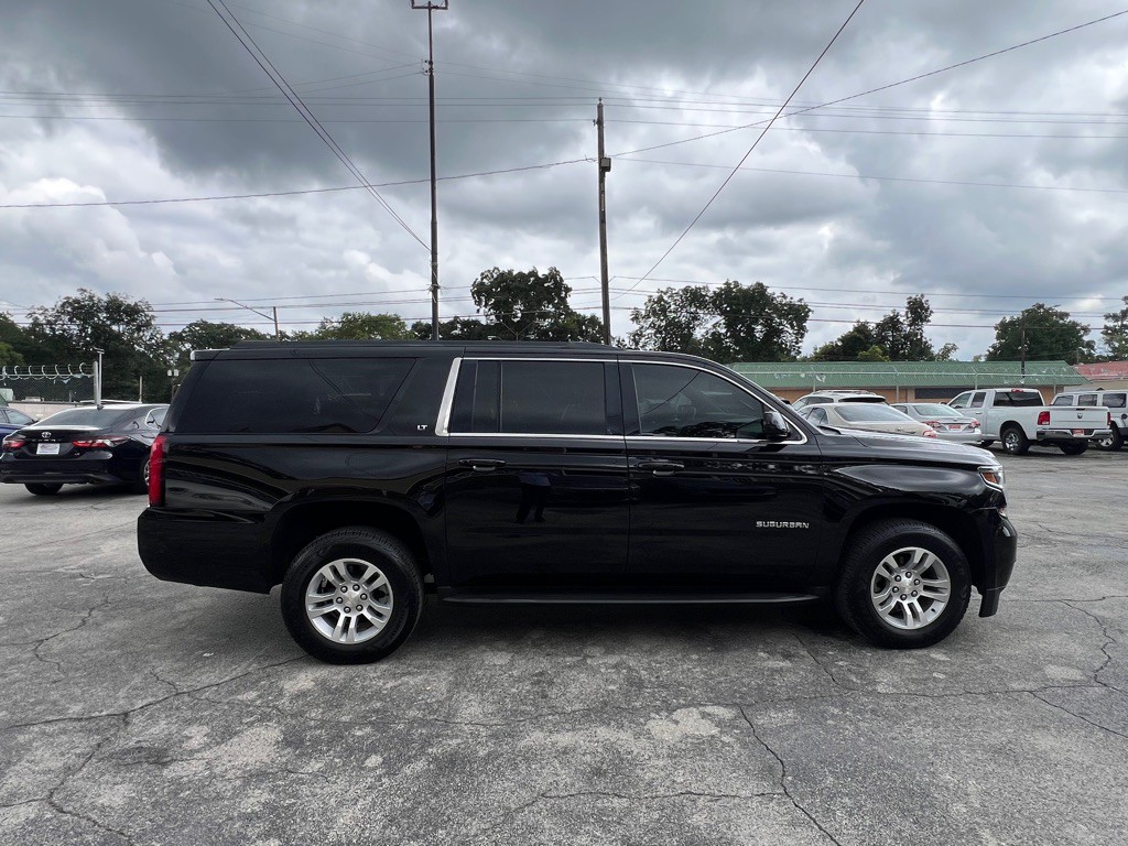 2018 Chevrolet Suburban Image 7