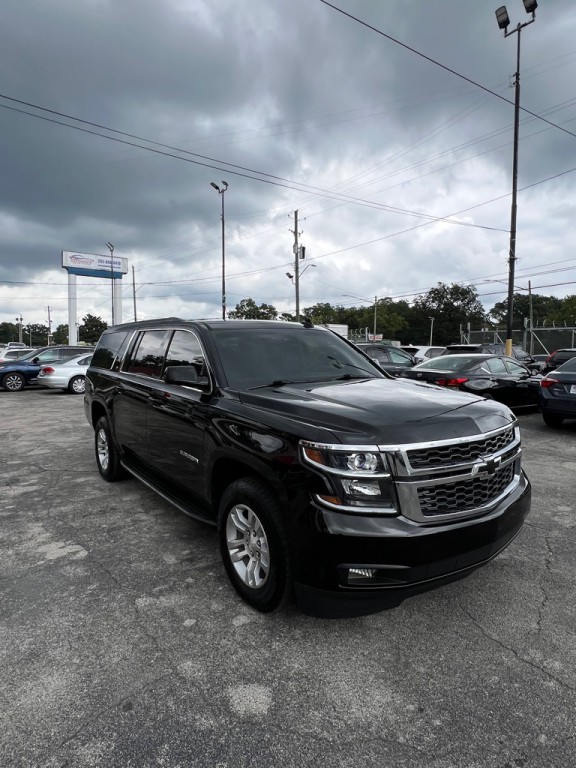 2018 Chevrolet Suburban Image 8