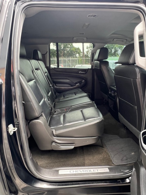 2018 Chevrolet Suburban Image 12