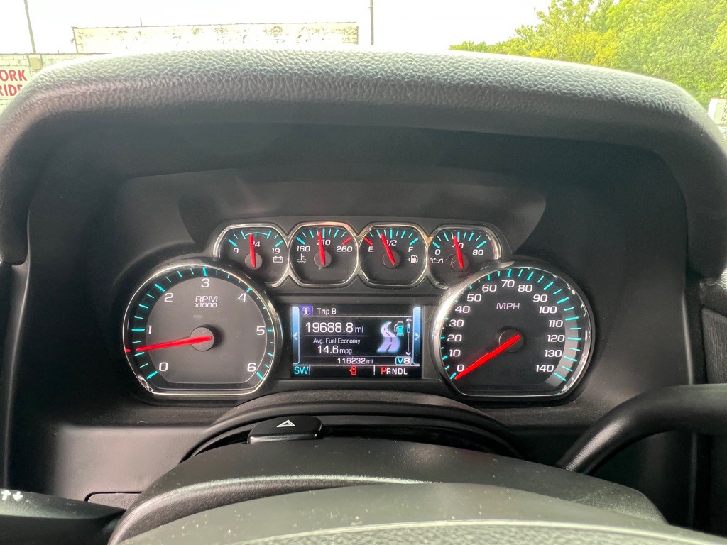 2018 Chevrolet Suburban Image 15