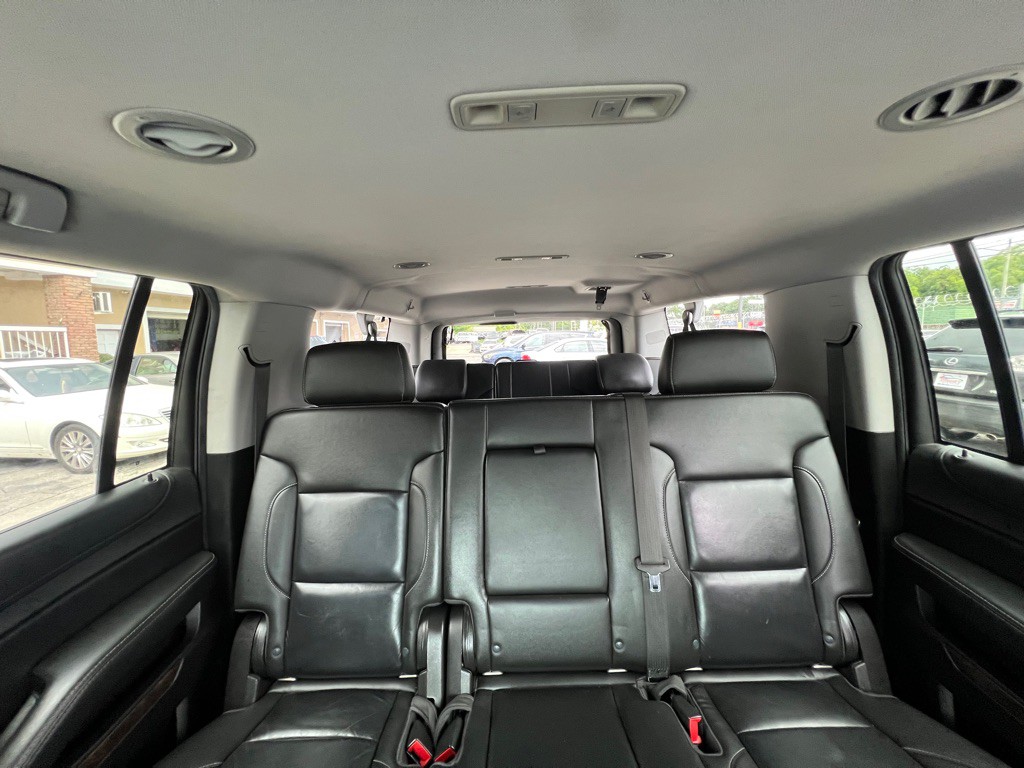 2018 Chevrolet Suburban Image 18