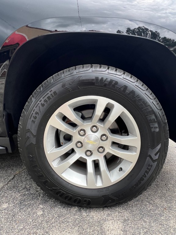 2018 Chevrolet Suburban Image 21
