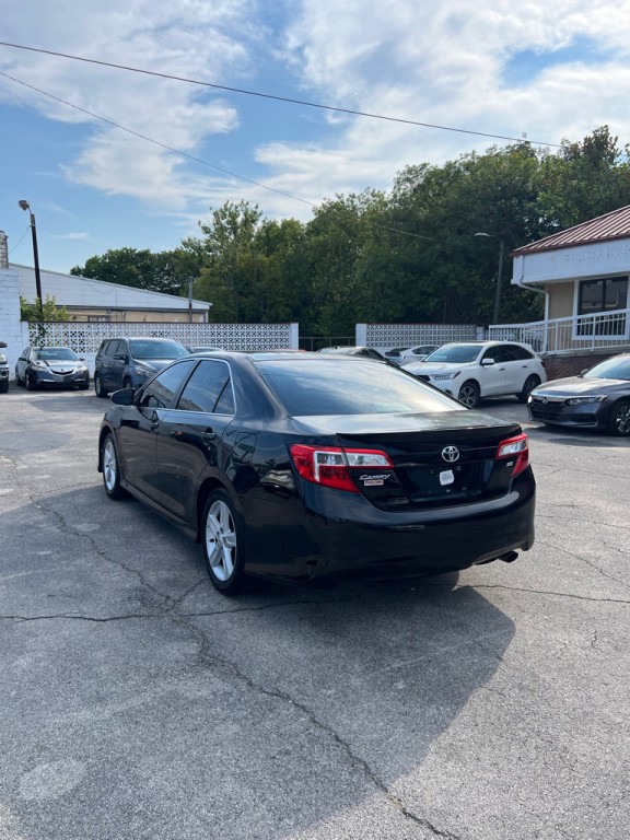 2012 Toyota Camry Image 4