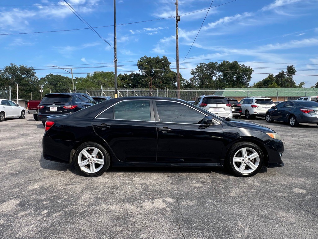 2012 Toyota Camry Image 7