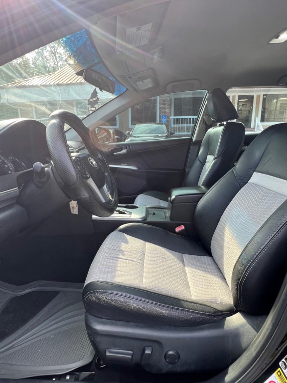 2012 Toyota Camry Image 10