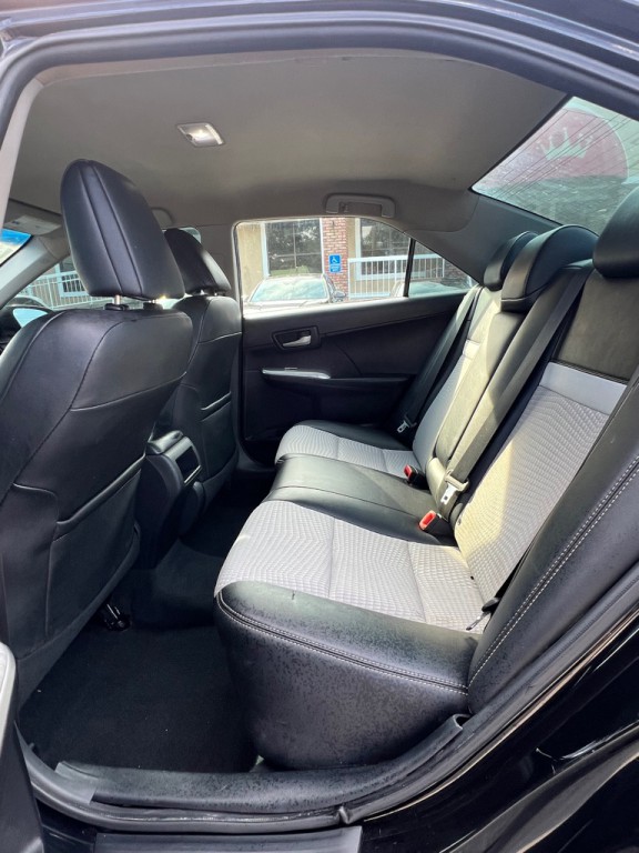 2012 Toyota Camry Image 12