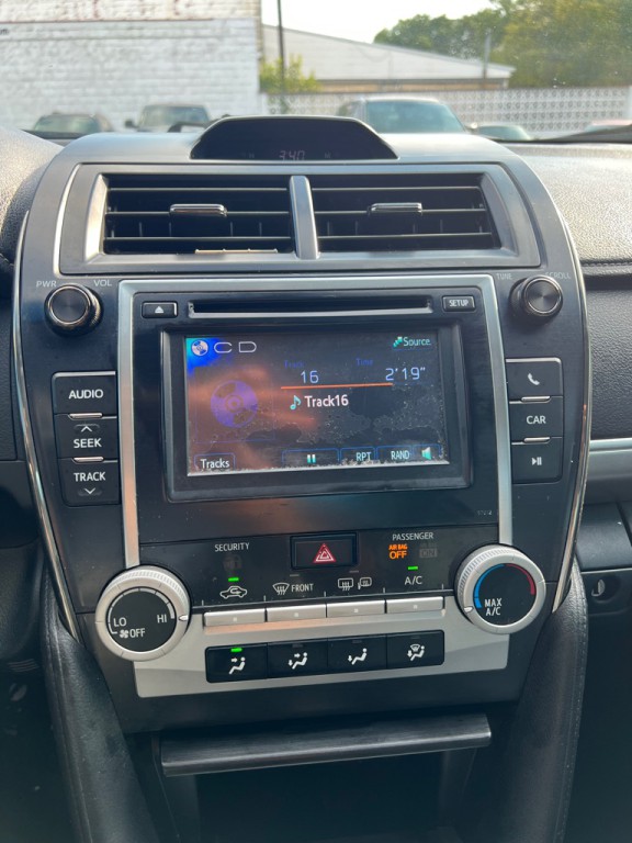 2012 Toyota Camry Image 18