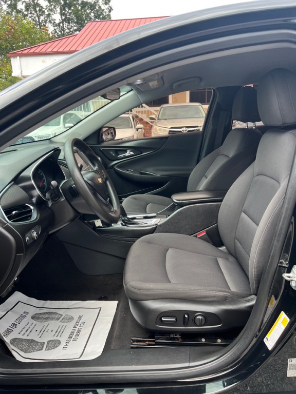 2018 Chevrolet Malibu Image 10