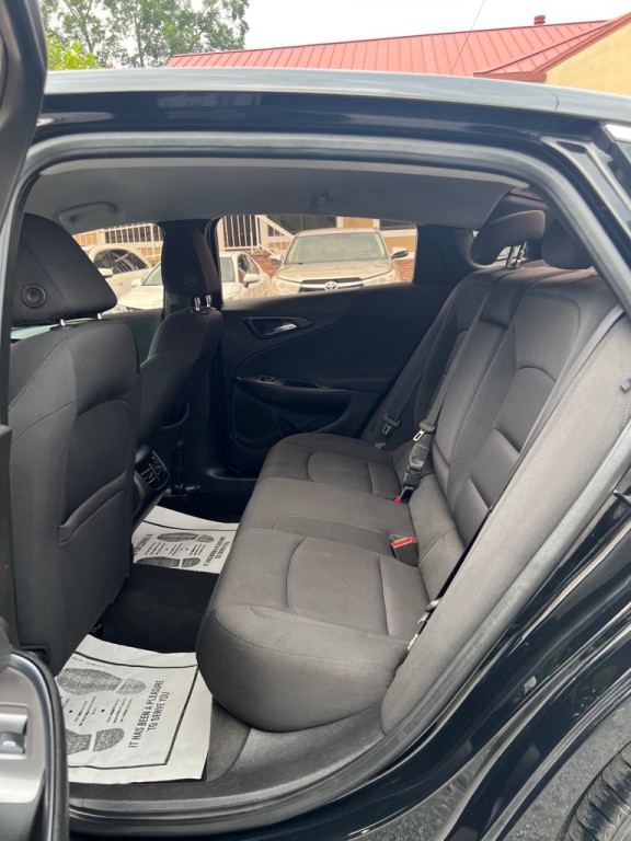 2018 Chevrolet Malibu Image 11